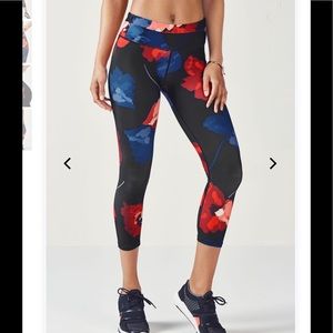 Fabletics | Gia print powerlite floral capri